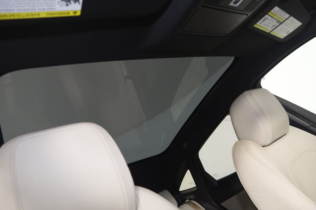 Used 2018 Jaguar E-PACE R-Dynamic S AWD/4WD image 11