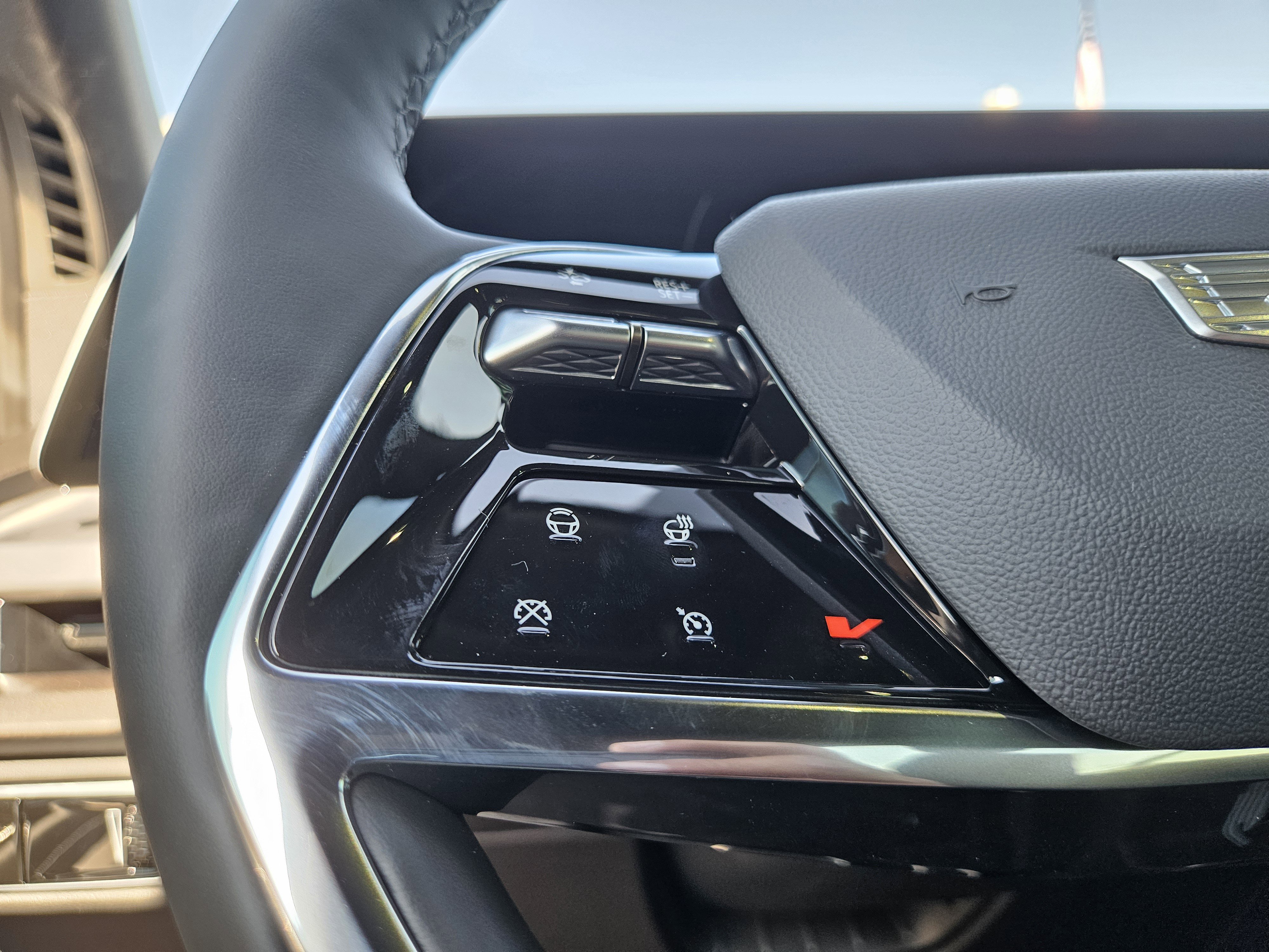 New 2026 Cadillac Vistiq Sport w/ LPO, Floor Liner Package image 32