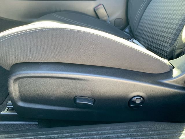 Used 2019 Dodge Challenger SXT image 31