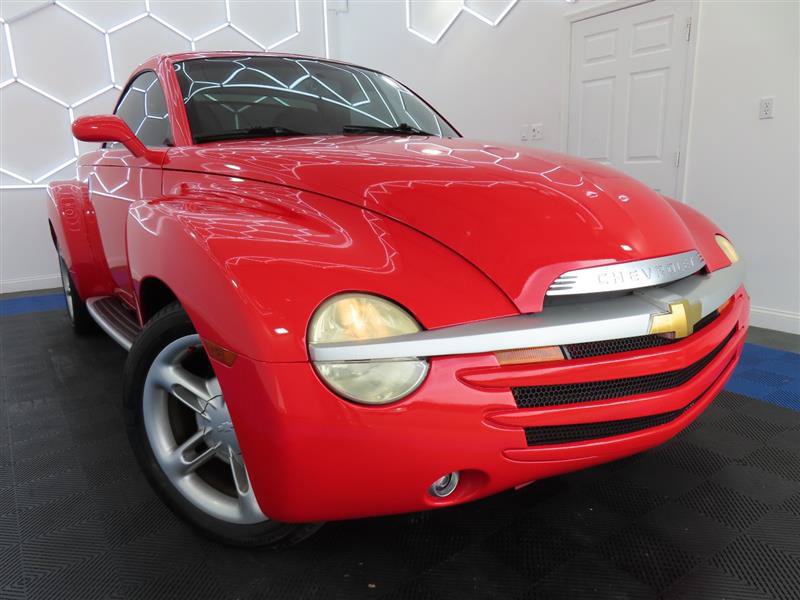 Used 2004 Chevrolet SSR w/ Preferred Equipment Group RWD image 3