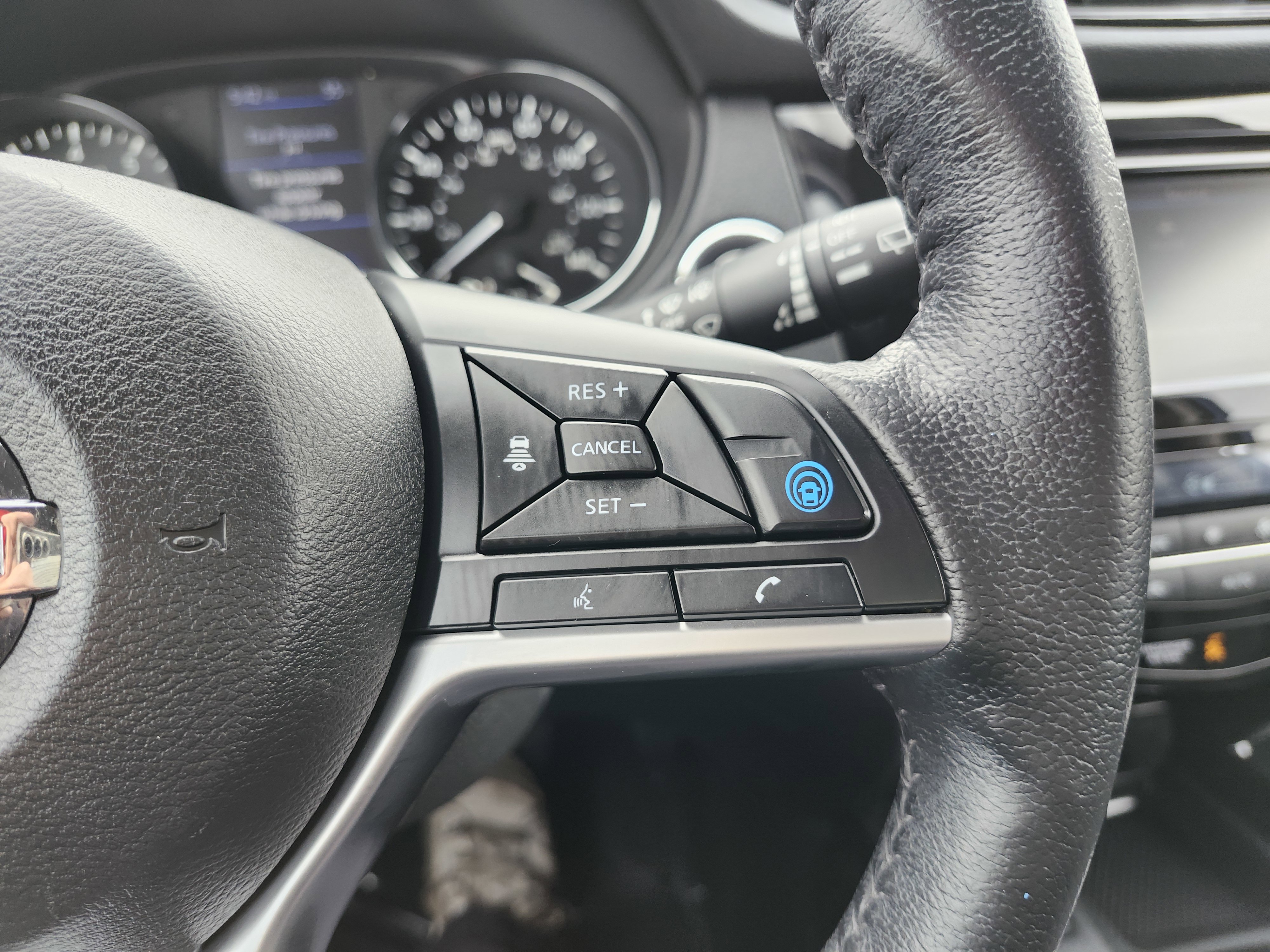 Used 2019 Nissan Rogue SL AWD/4WD image 35