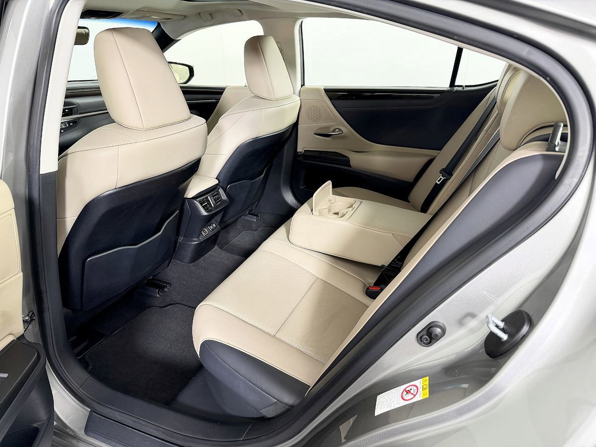 Used 2019 Lexus ES 300h w/ Premium Package FWD image 39
