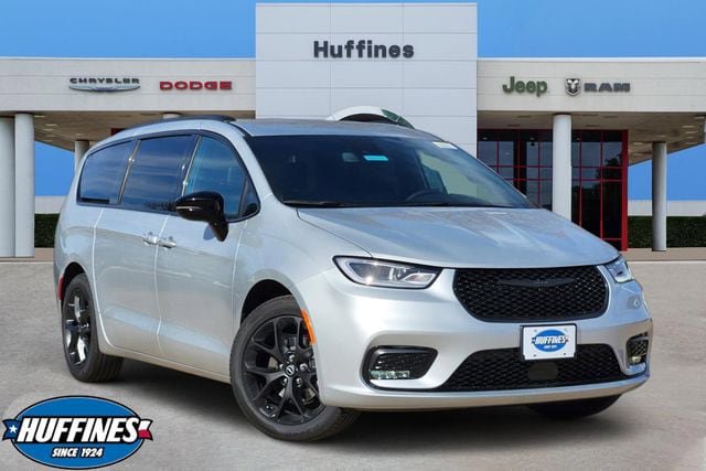 New 2026 Chrysler Pacifica Select w/ S Appearance Package FWD image 1