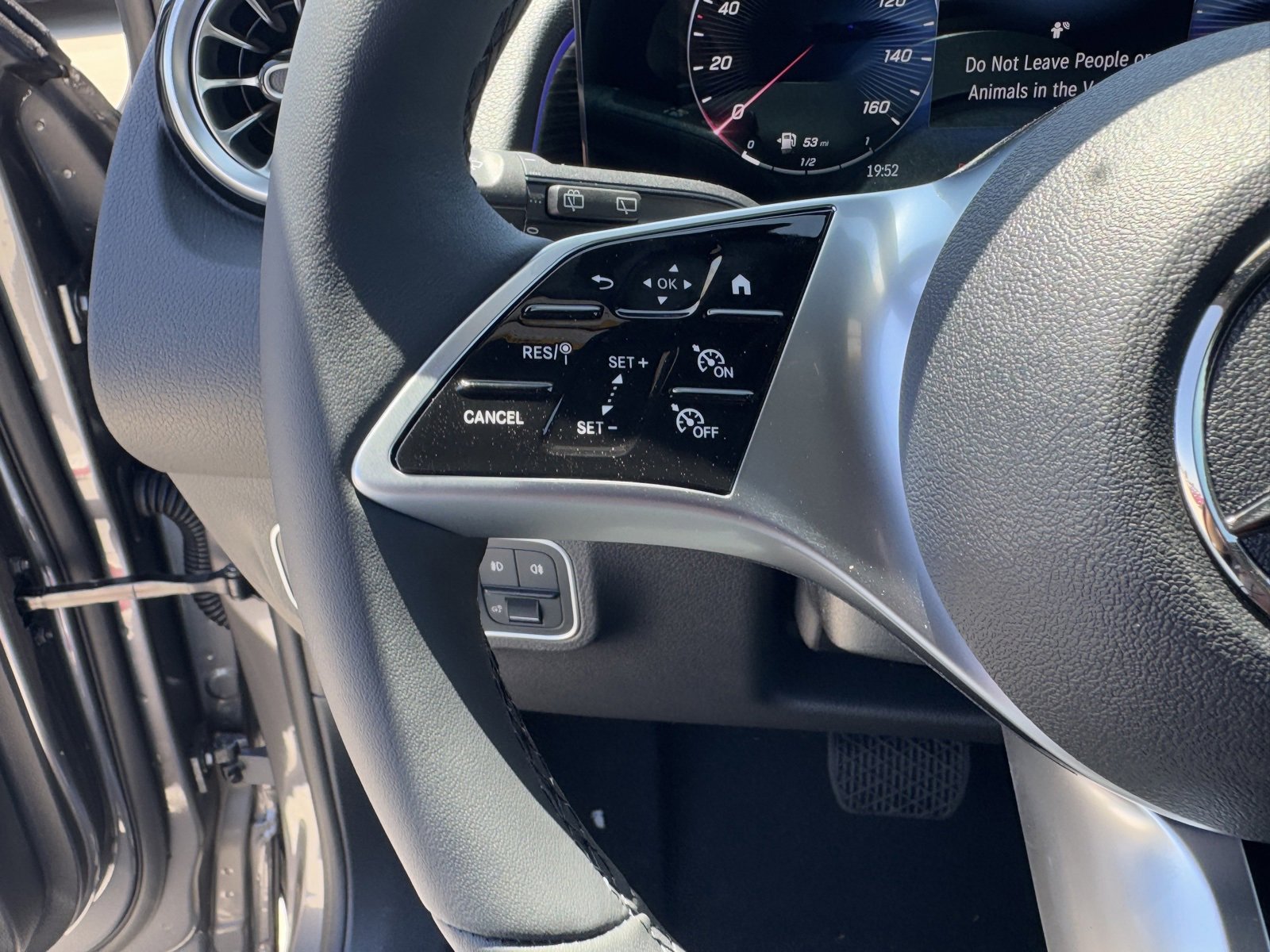 New 2026 Mercedes-Benz GLB 250 image 21