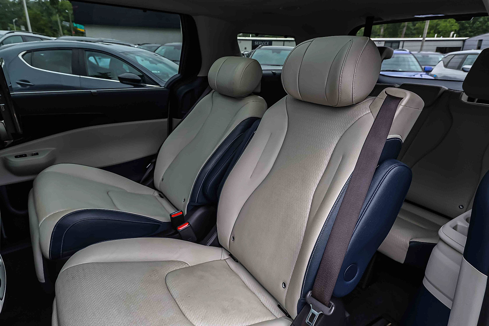 Certified 2025 Kia Carnival SX Prestige FWD image 22