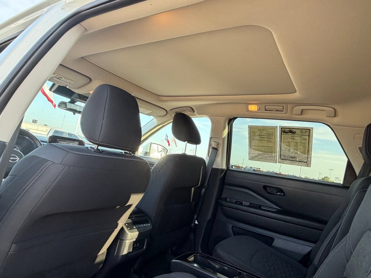 Certified 2025 Nissan Pathfinder SV w/ SV Premium Package AWD/4WD image 36