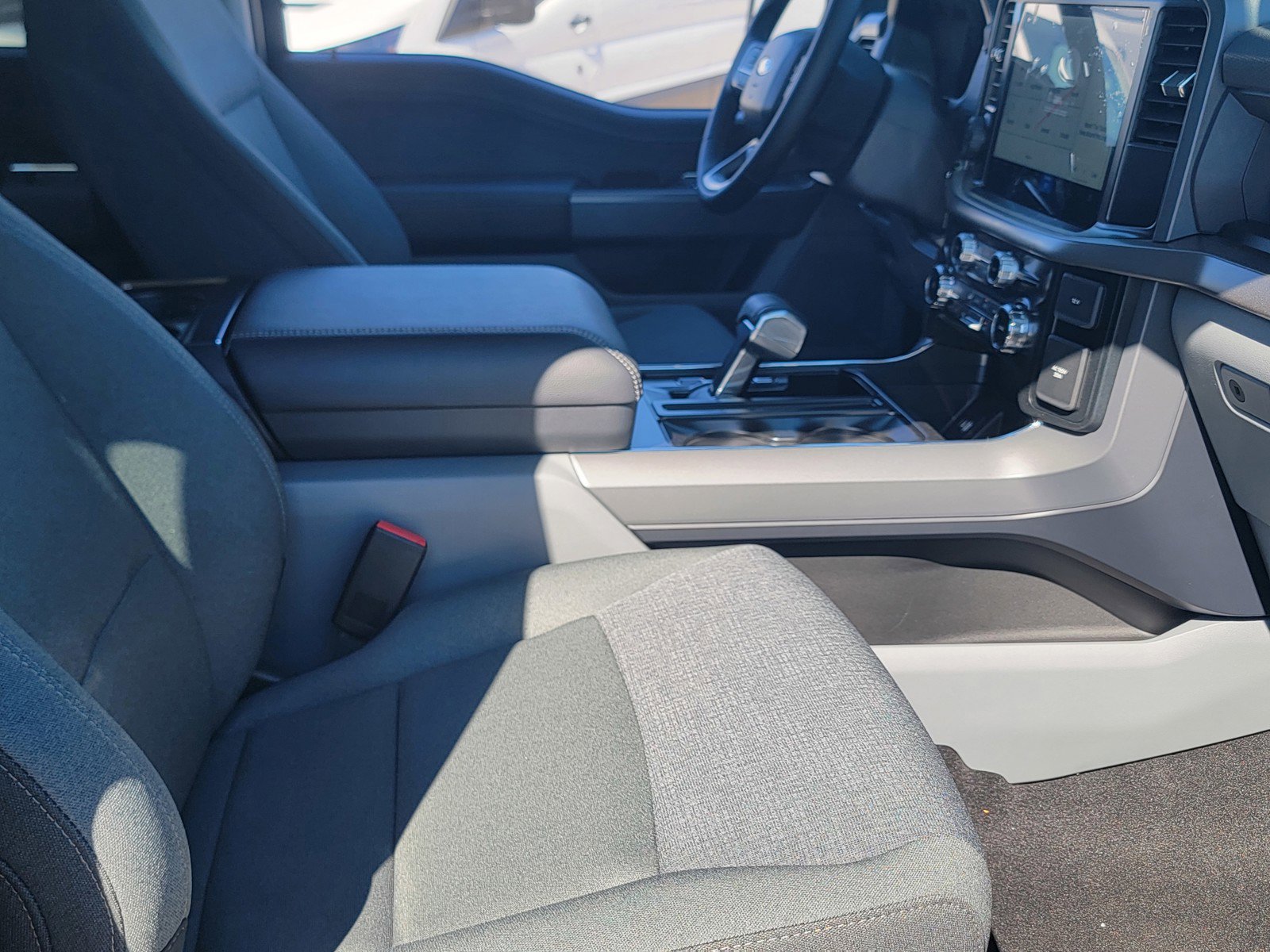 New 2025 Ford F150 Lightning XLT image 15