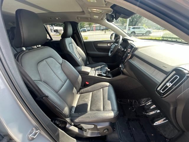 Used 2024 Volvo XC40 B5 Core AWD/4WD image 15