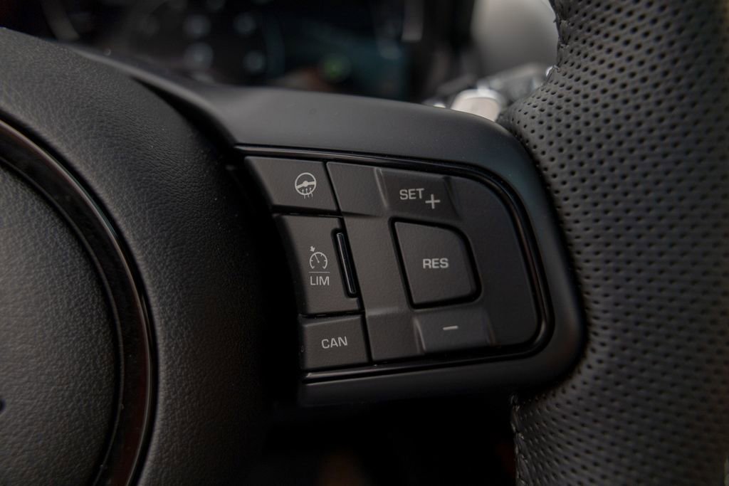 Used 2024 Jaguar F-TYPE R AWD/4WD image 35