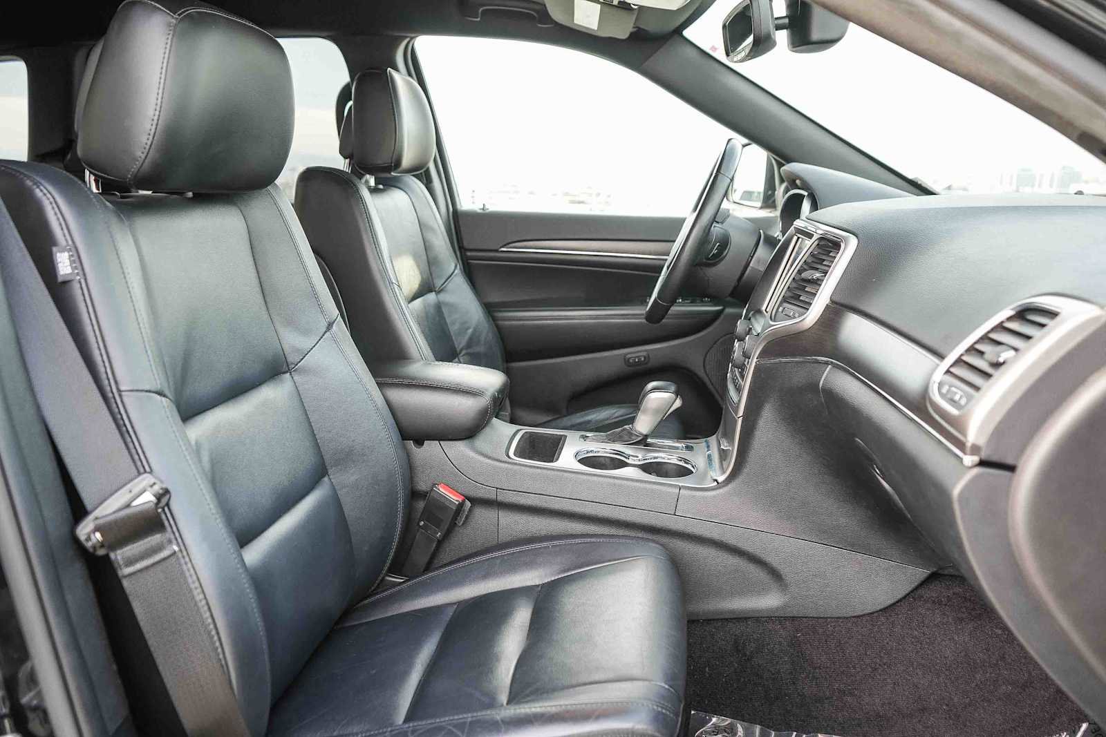 Used 2018 Jeep Grand Cherokee Limited image 16