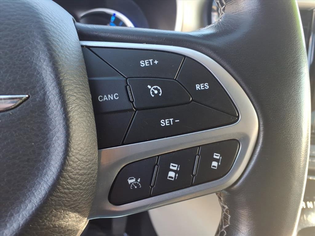 Used 2021 Chrysler Pacifica Touring-L image 20