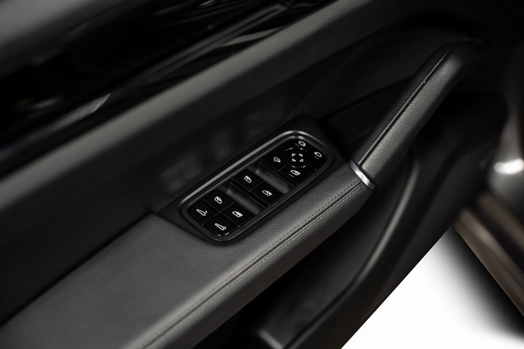 Used 2021 Porsche Cayenne Coupe image 63