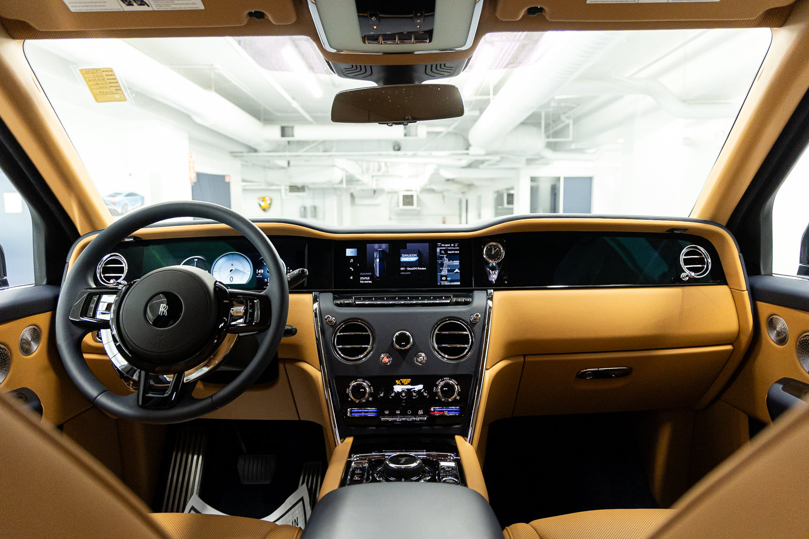 Certified 2025 Rolls-Royce Cullinan AWD/4WD image 33