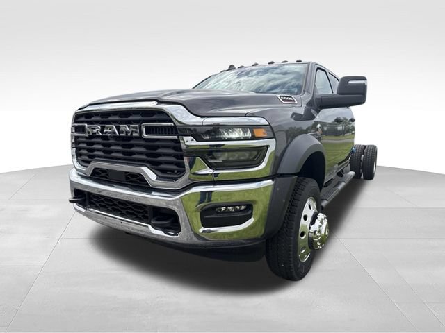 New 2026 RAM 5500 Tradesman w/ Chrome Appearance Group AWD/4WD image 7