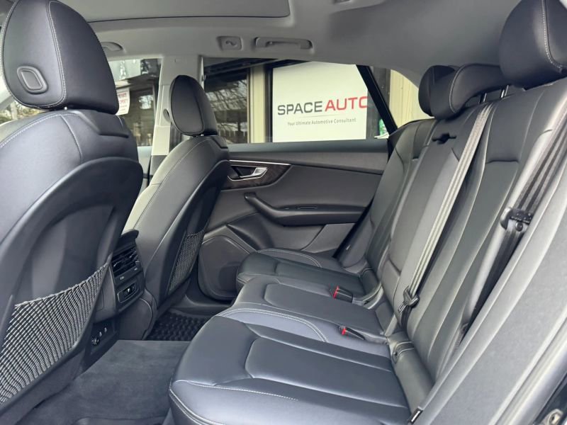 Used 2022 Audi Q8 Premium w/ Convenience Package image 17
