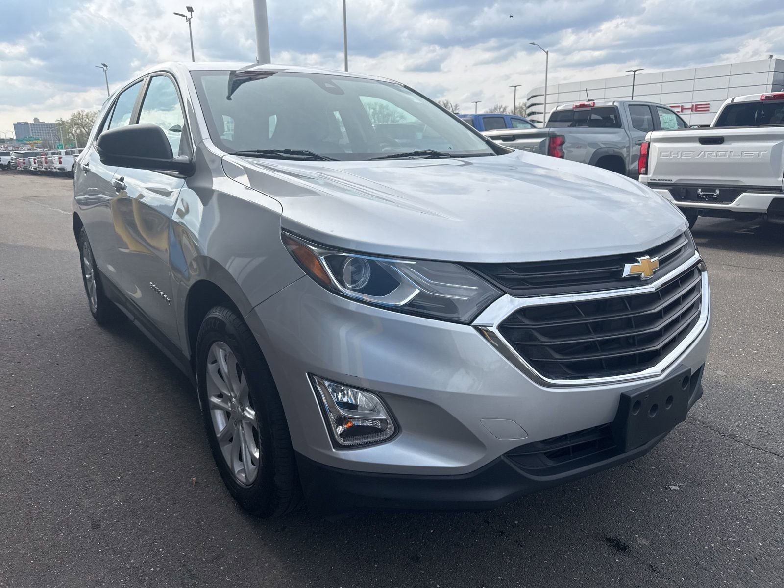 Used 2020 Chevrolet Equinox LS FWD image 4