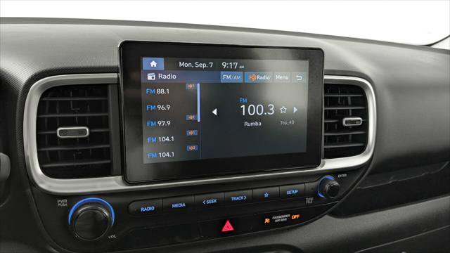 Used 2025 Hyundai Venue SEL FWD image 31