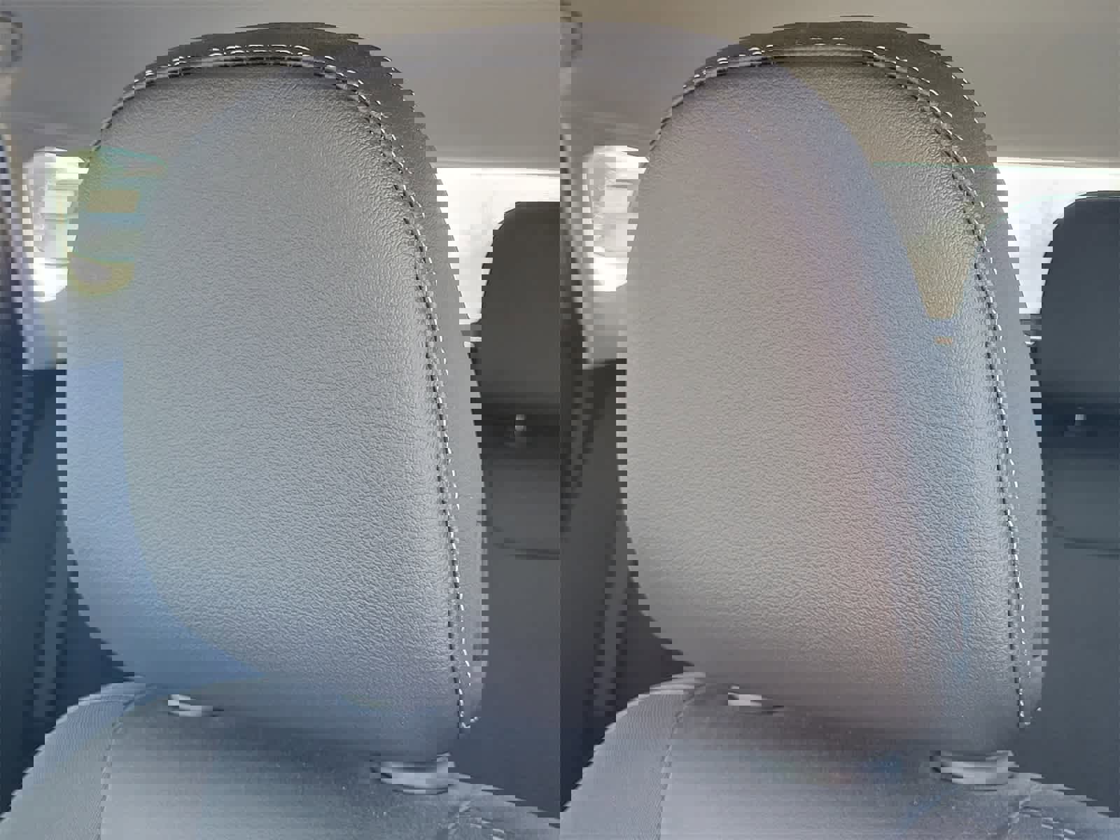 Used 2025 Chevrolet Trax LT w/ LT Convenience Package image 15