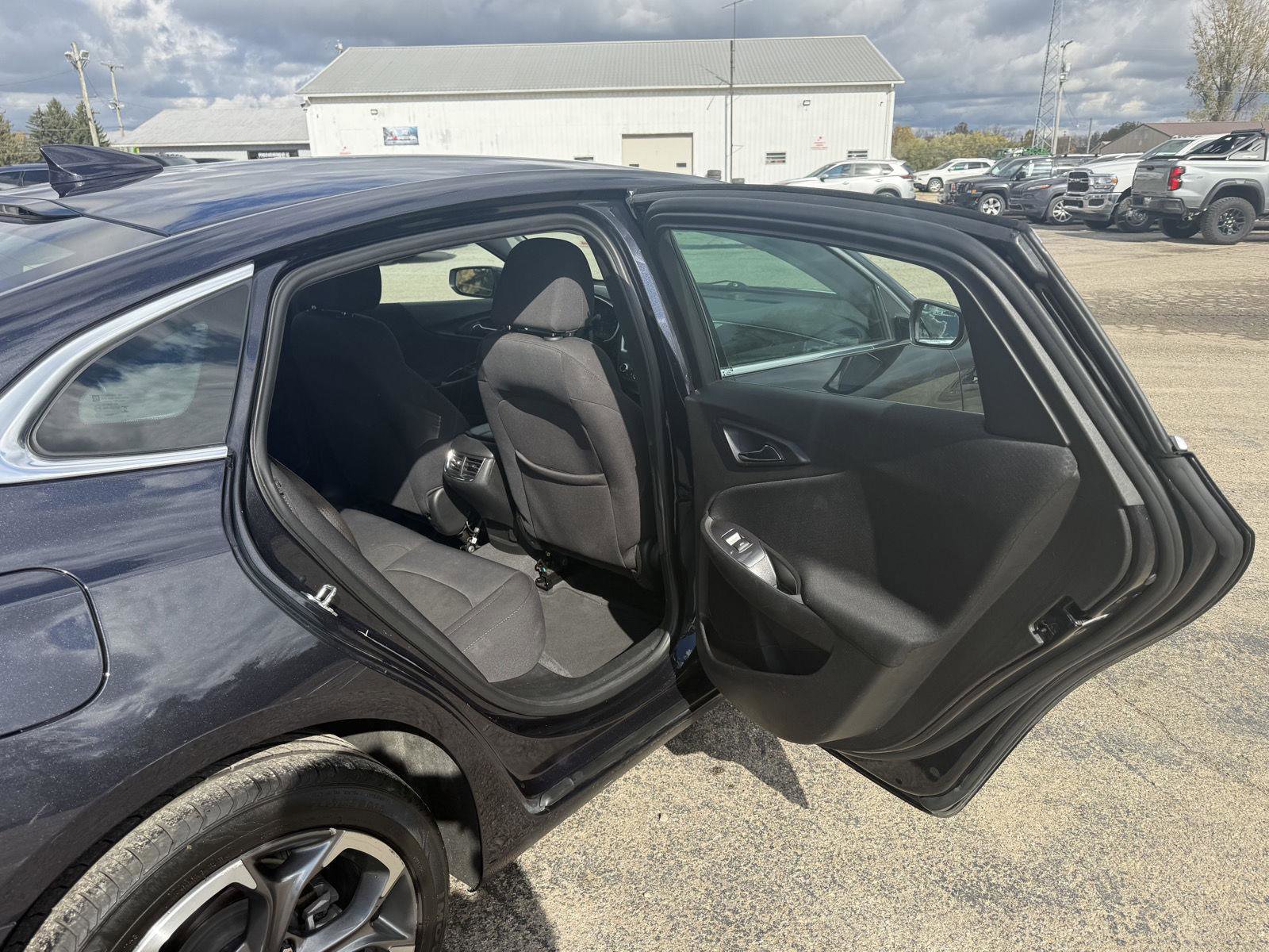 Used 2023 Chevrolet Malibu LT image 32