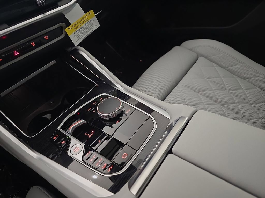 New 2026 BMW X6 xDrive40i w/ Climate Comfort Package image 25