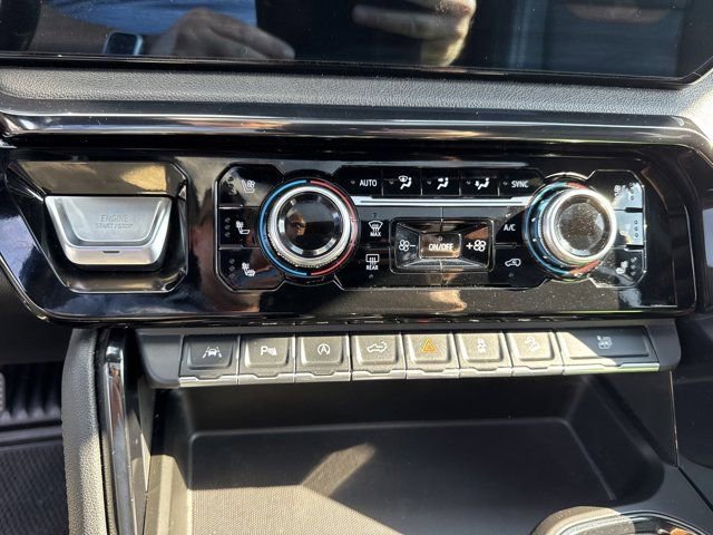 Used 2022 GMC Sierra 1500 AT4 w/ AT4 Premium Package image 18