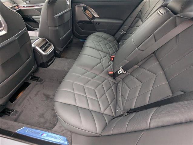 New 2026 BMW 760i xDrive w/ Premium Package AWD/4WD image 15