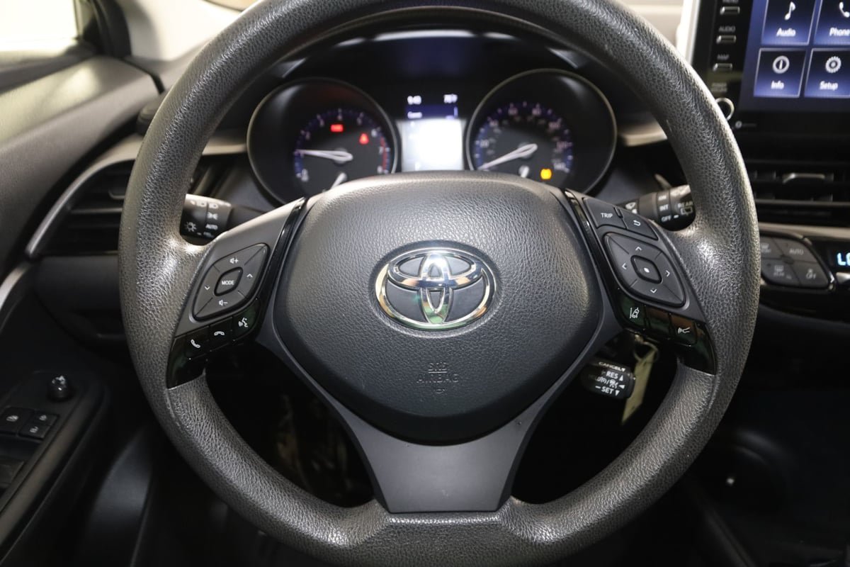 Used 2021 Toyota C-HR LE FWD image 30