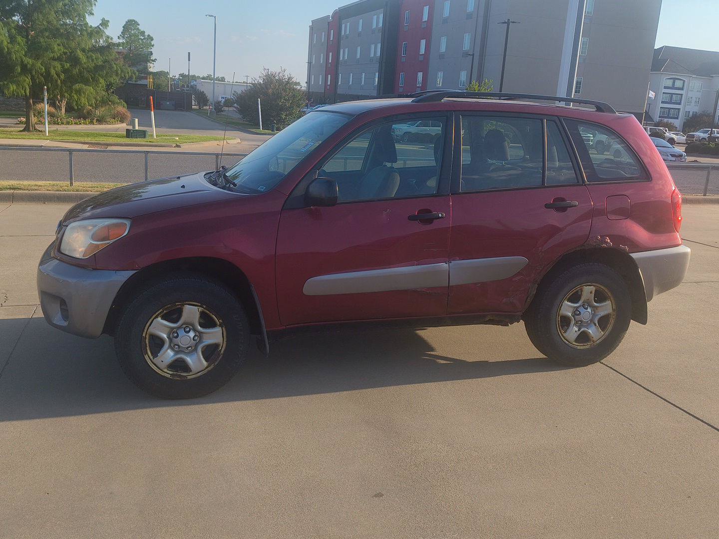 Used 2005 Toyota RAV4 4WD image 2