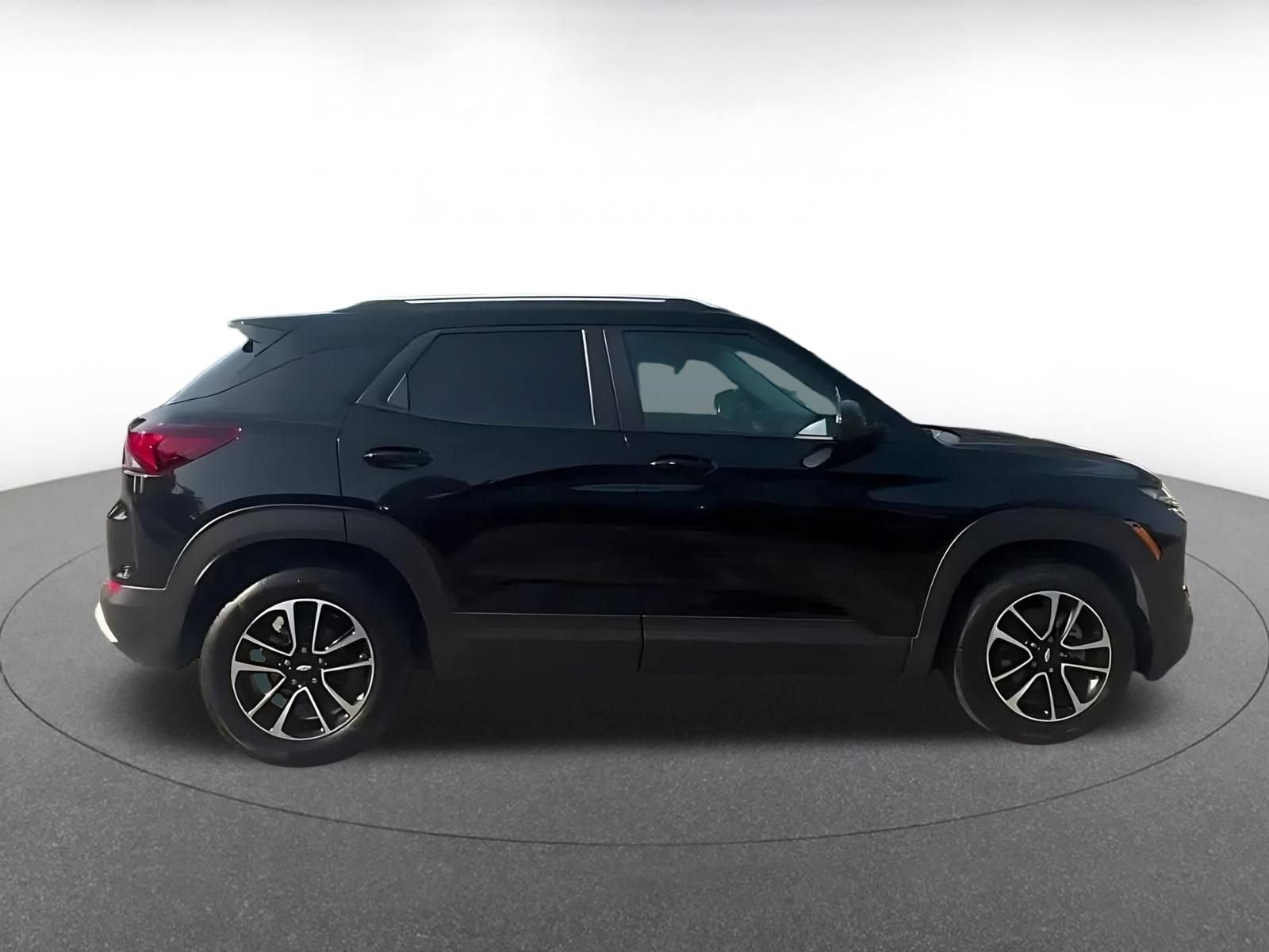 Used 2025 Chevrolet TrailBlazer LT FWD image 13