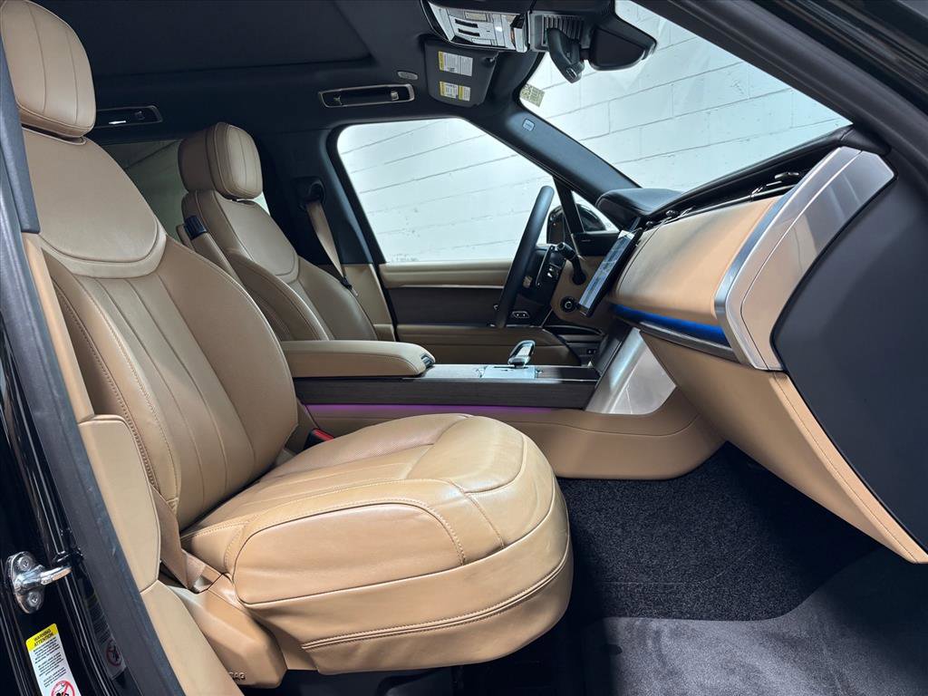 Used 2025 Land Rover Range Rover Long Wheelbase SE image 31