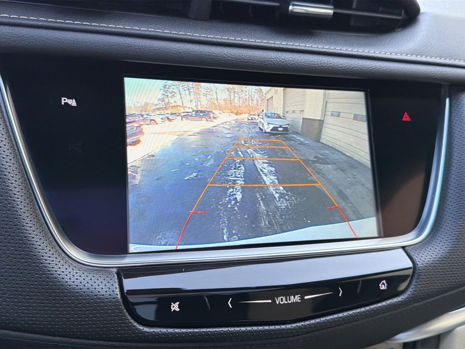 Used 2017 Cadillac XT5 Luxury w/ Driver Awareness Package image 19