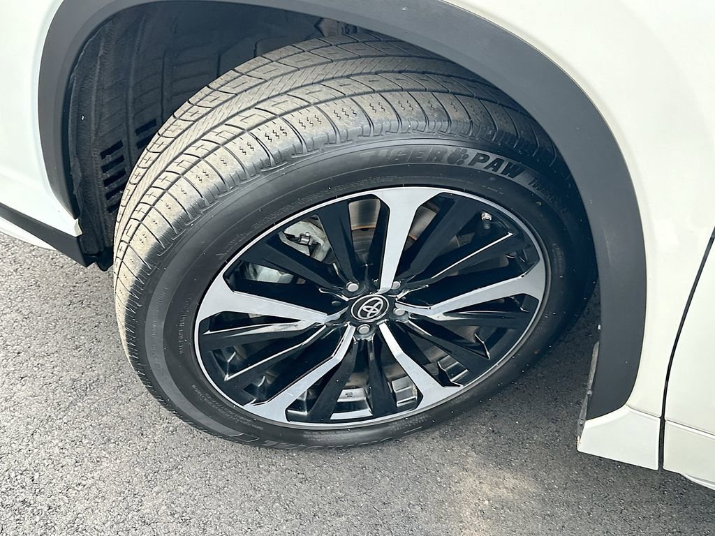 Used 2021 Toyota Highlander XSE image 24