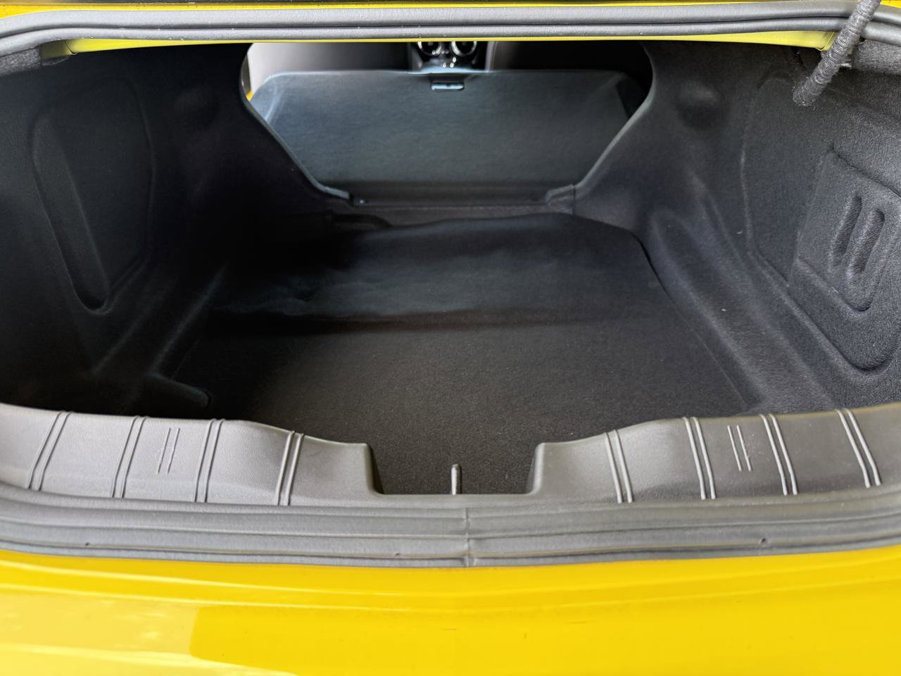 Used 2018 Chevrolet Camaro SS RWD image 36