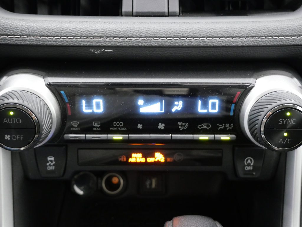 Used 2024 Toyota RAV4 XLE FWD image 19