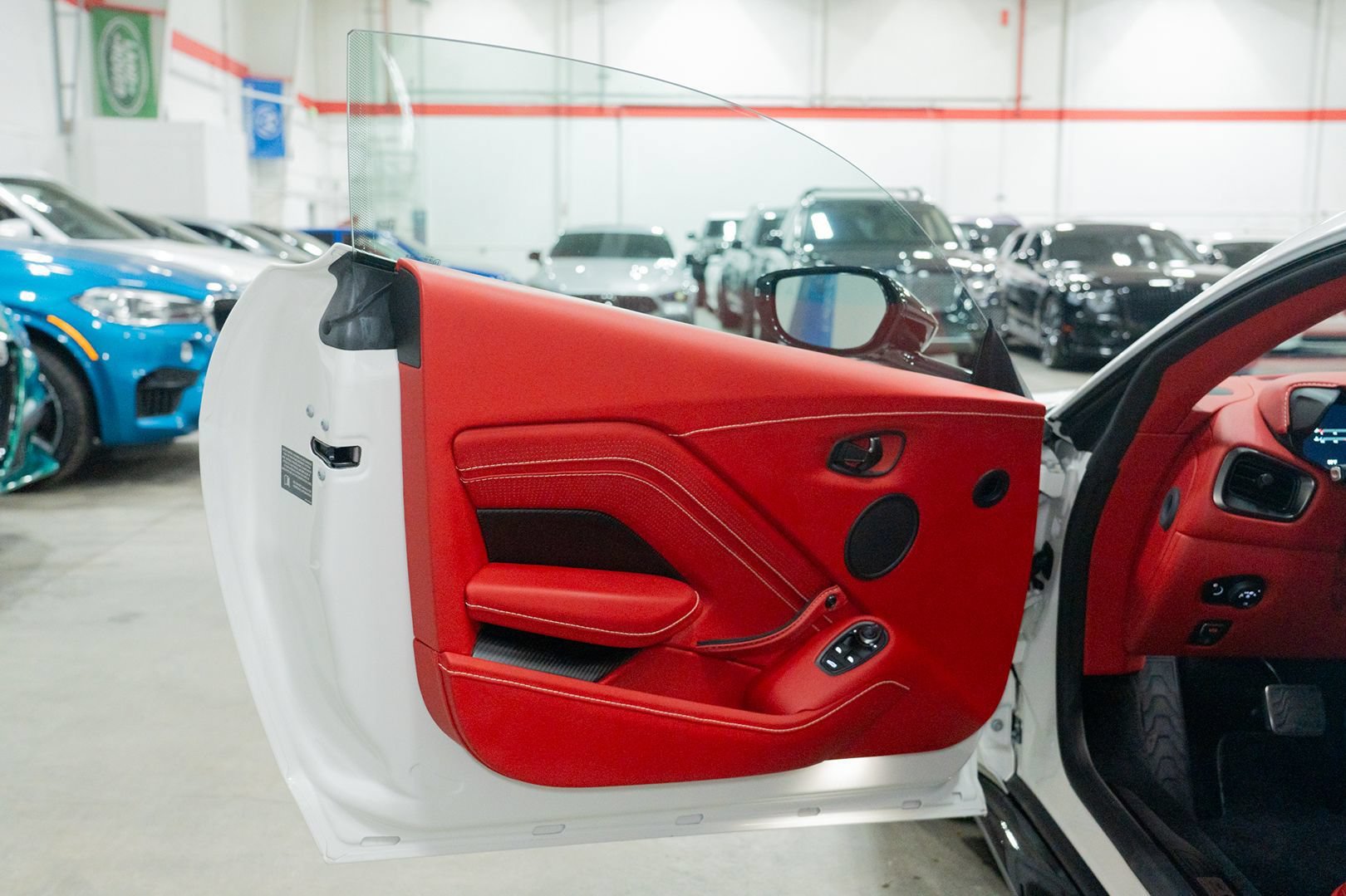 Used 2019 Aston Martin V8 Vantage Coupe RWD image 16
