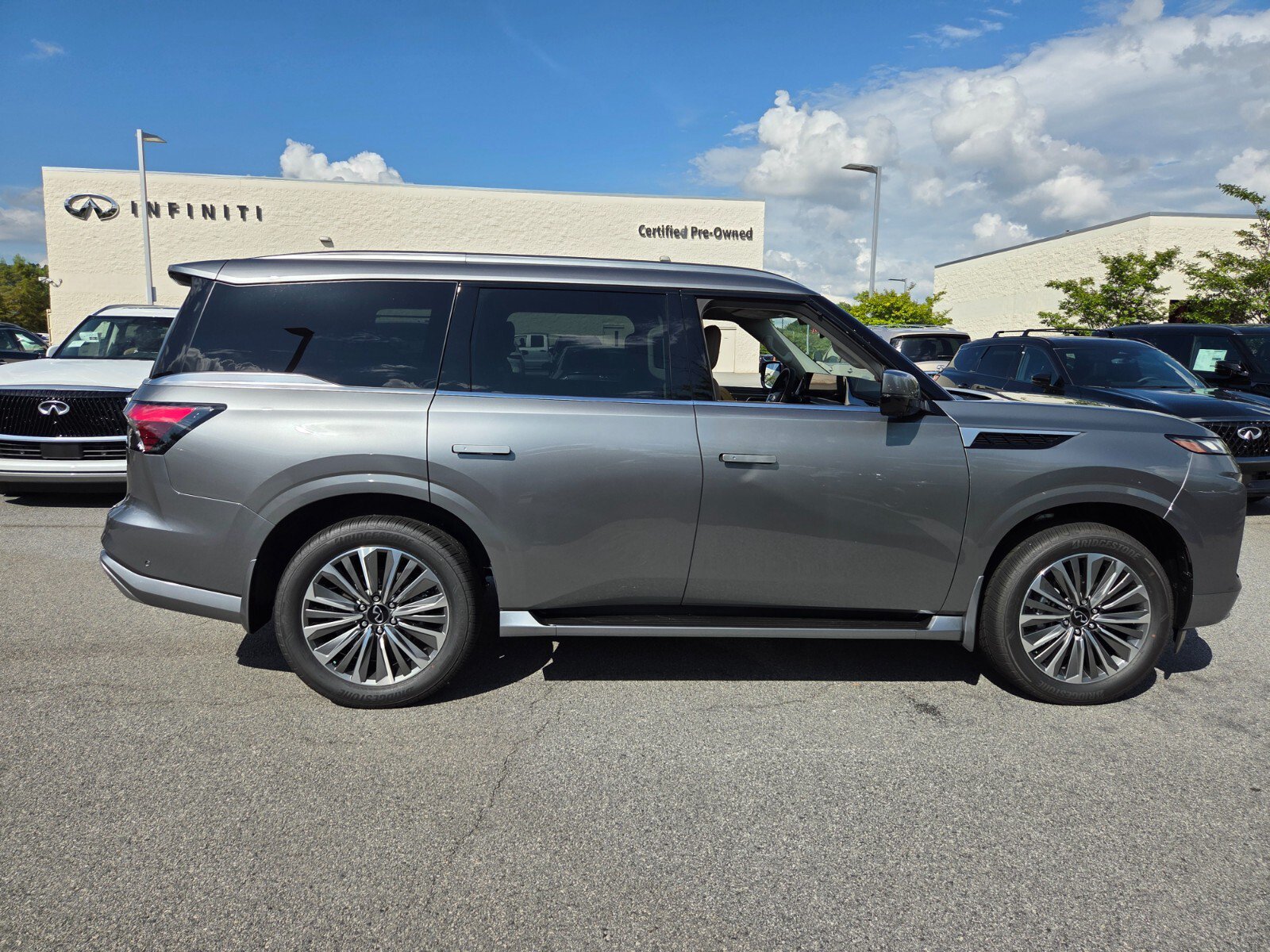 New 2027 INFINITI QX80 Luxe w/ Cargo Package RWD image 5