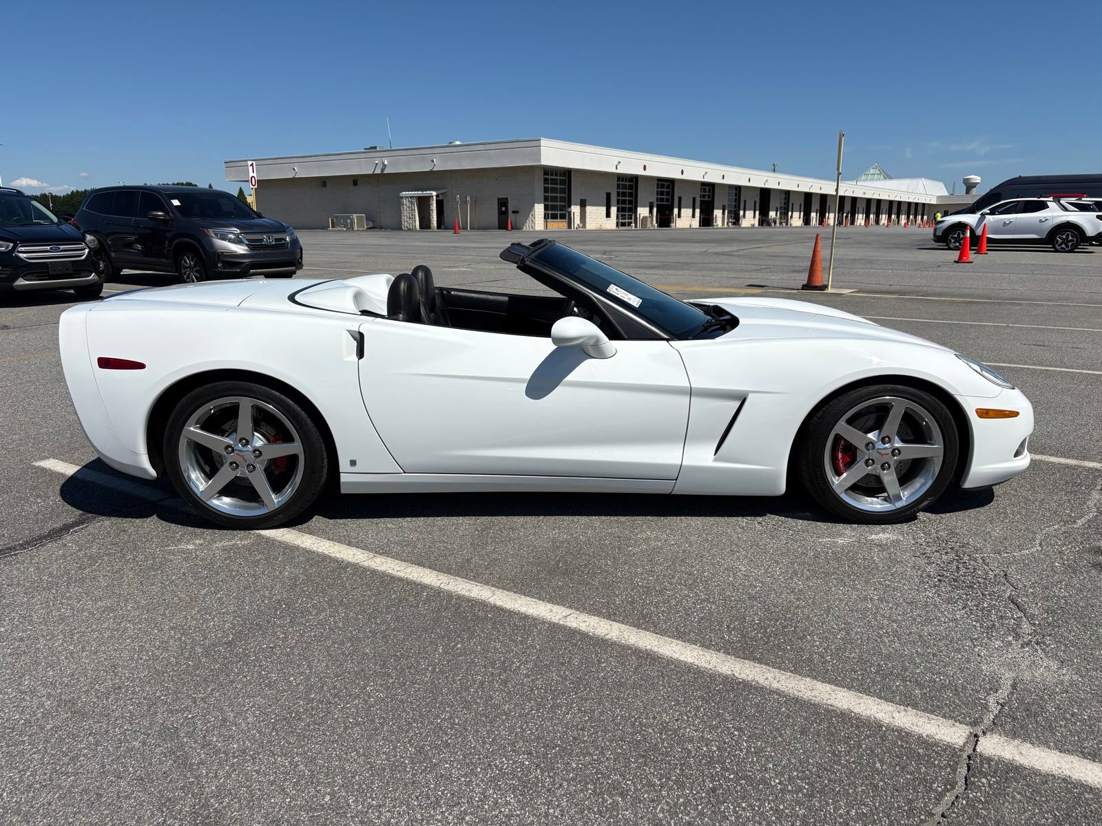 Used 2006 Chevrolet Corvette Convertible w/ Preferred Equipment Group RWD image 2
