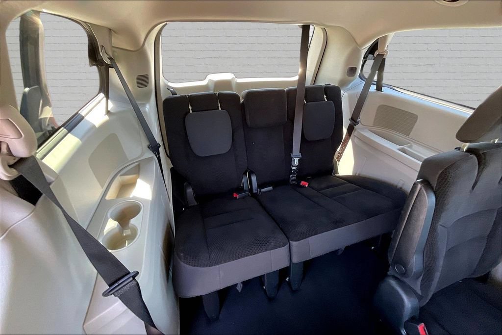 Used 2019 Dodge Grand Caravan SE FWD image 23