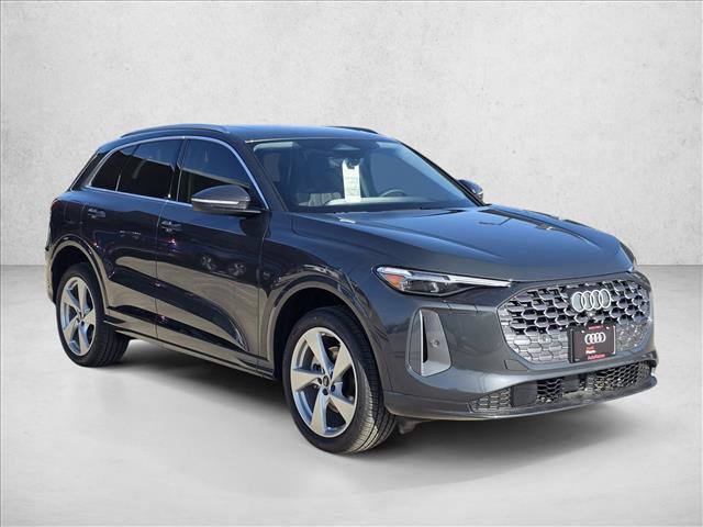 Used 2025 Audi Q5 Premium w/ Premium Plus AWD/4WD image 3