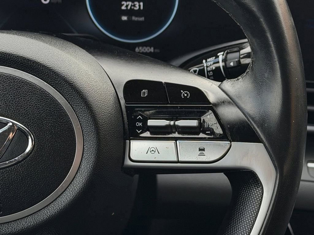 Used 2023 Hyundai Elantra Limited image 17