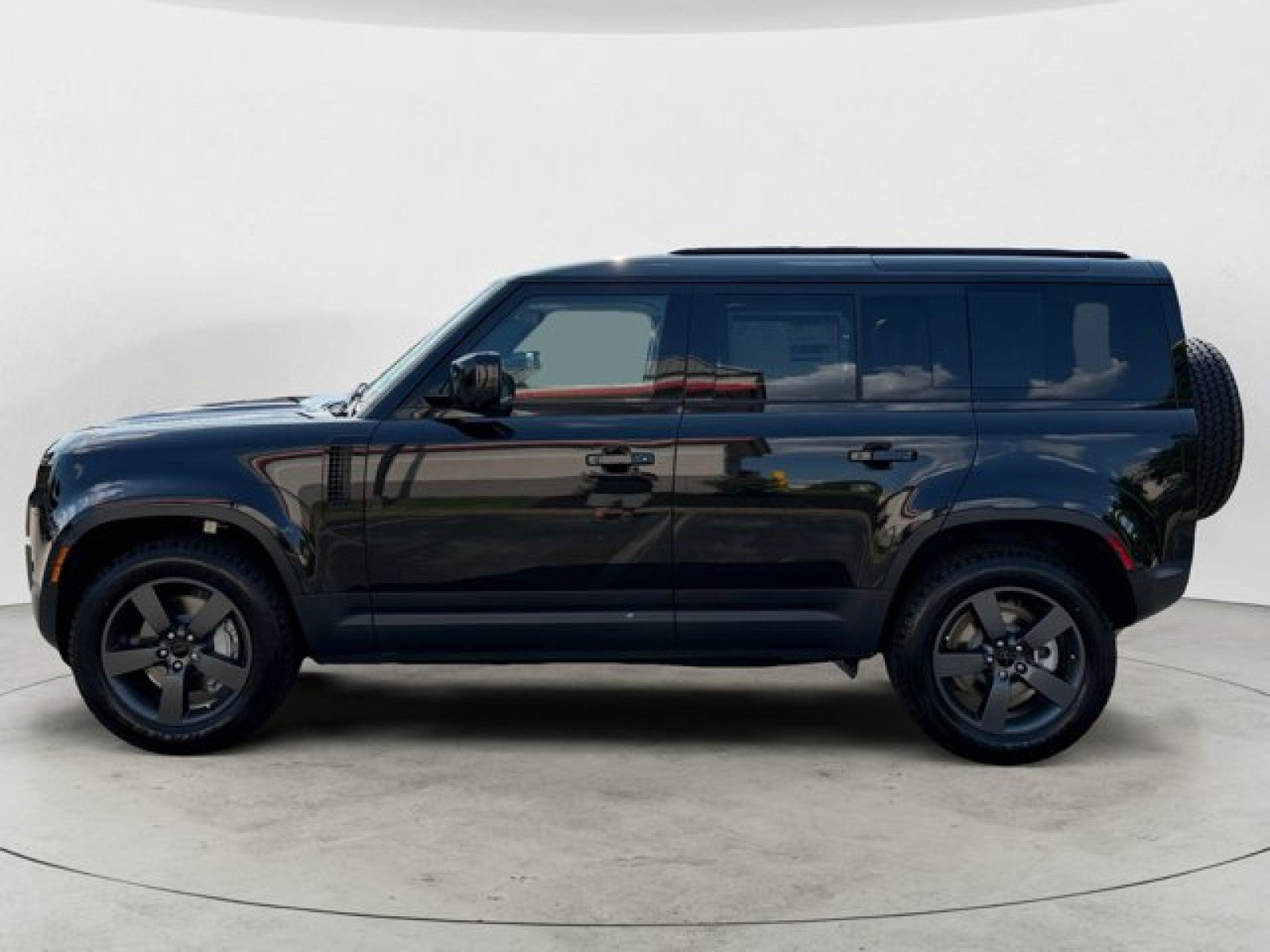 New 2026 Land Rover Defender 110 S AWD/4WD image 7