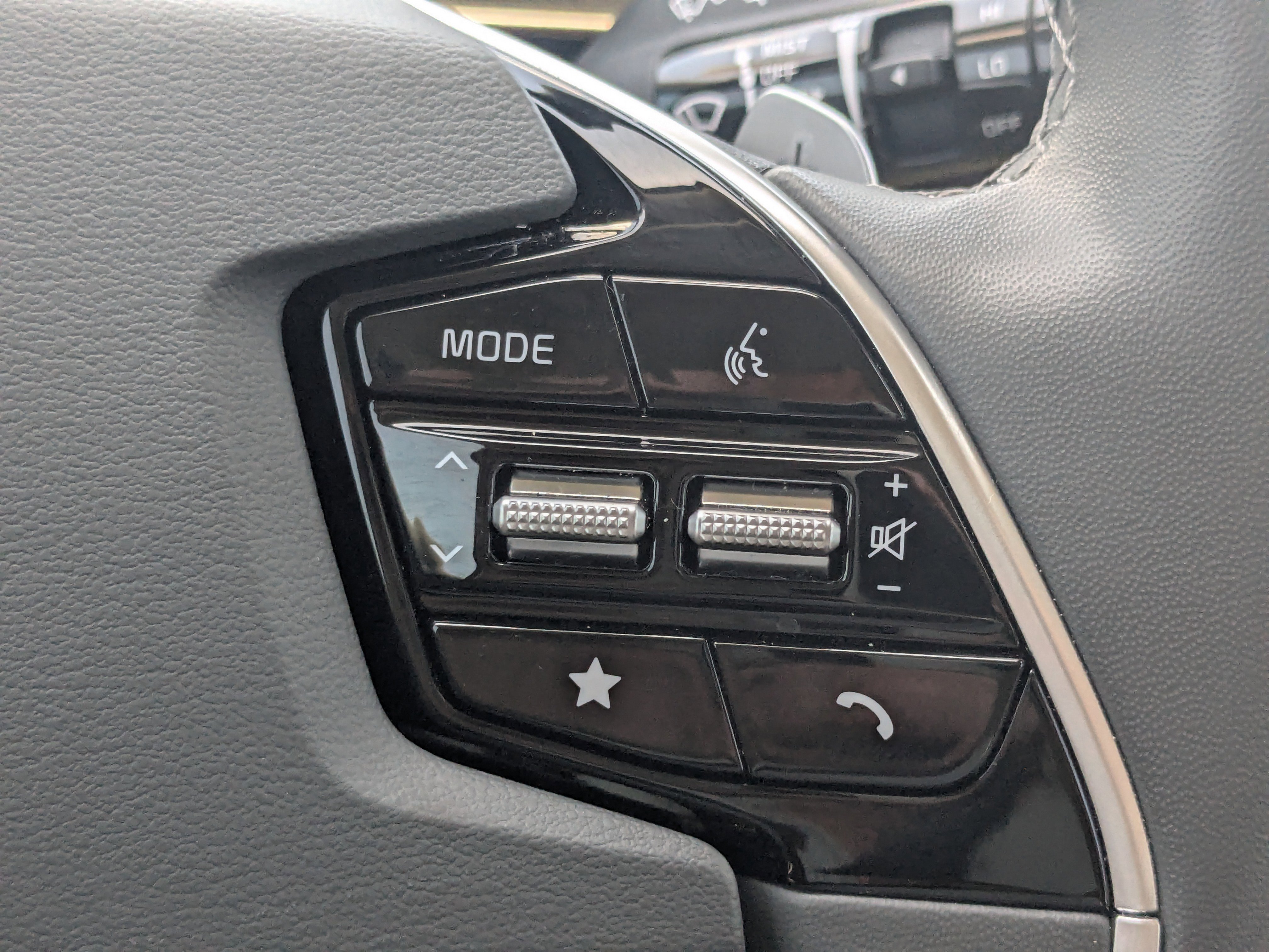 Certified 2024 Kia Niro EX FWD image 31