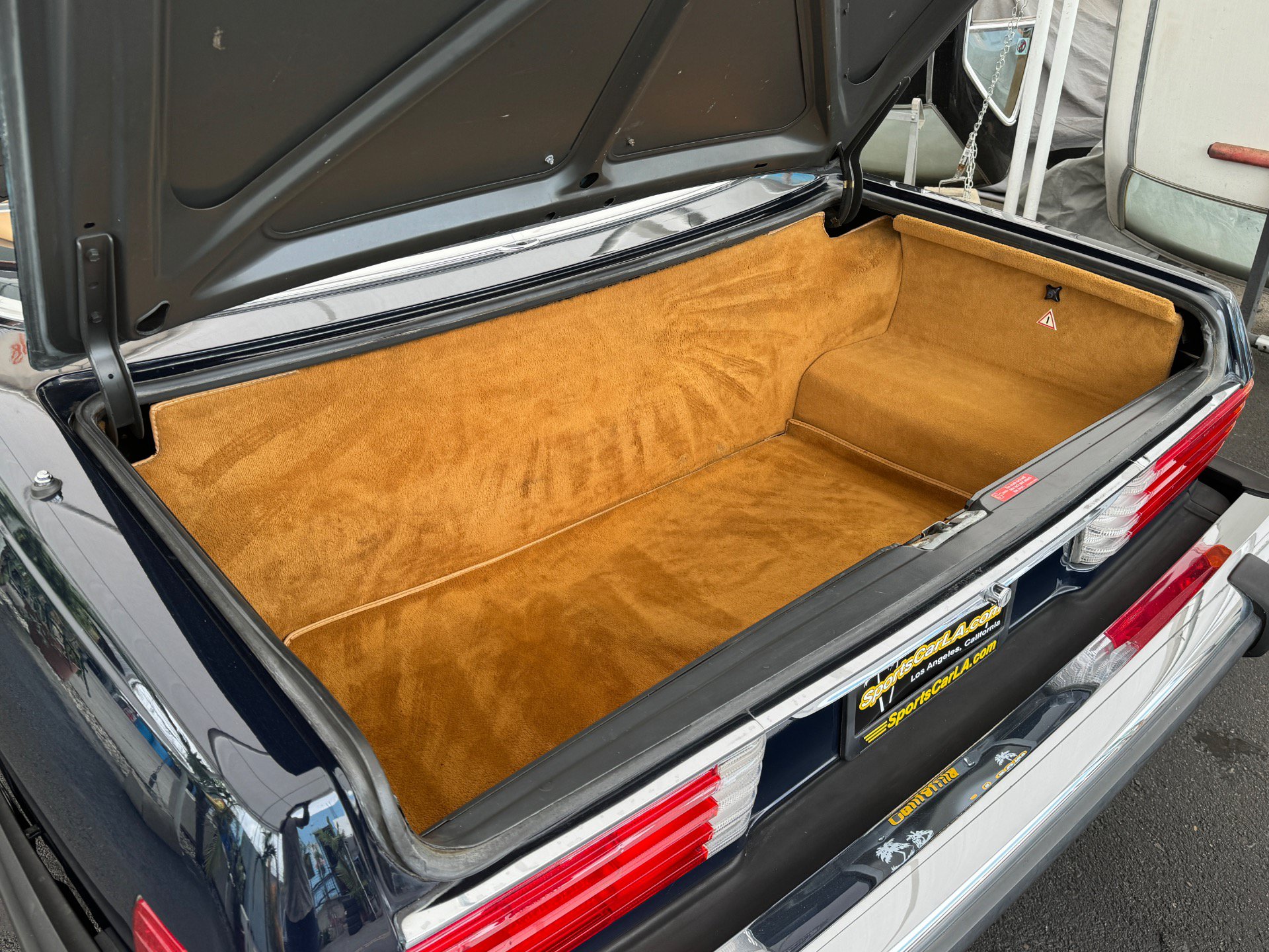 Used 1987 Mercedes-Benz 560 SL image 17