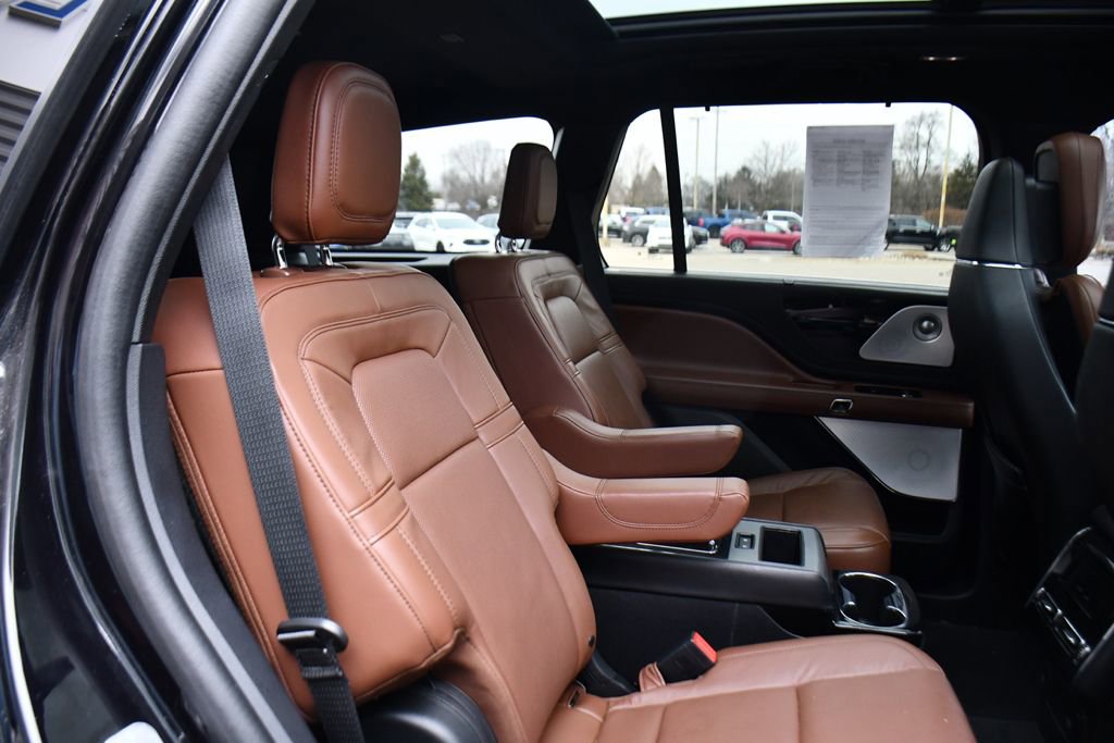 Used 2023 Lincoln Aviator Reserve w/ Equipment Group 201A AWD/4WD image 18