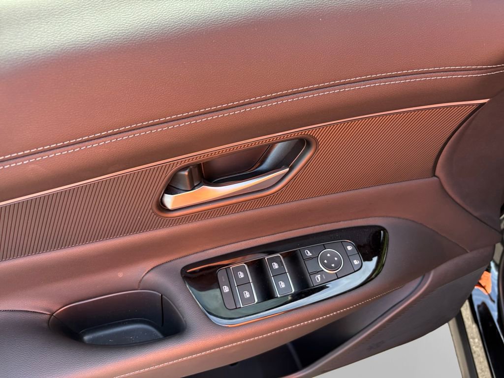 Used 2025 Nissan Murano SV AWD/4WD image 14