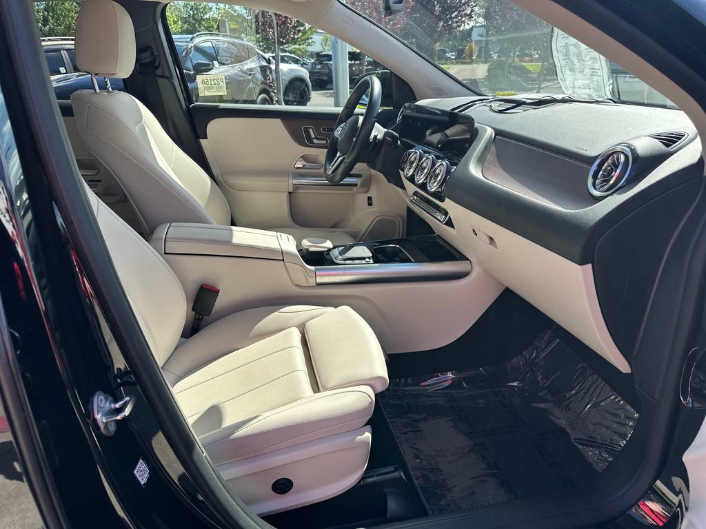 Used 2023 Mercedes-Benz GLA 250 4MATIC image 17