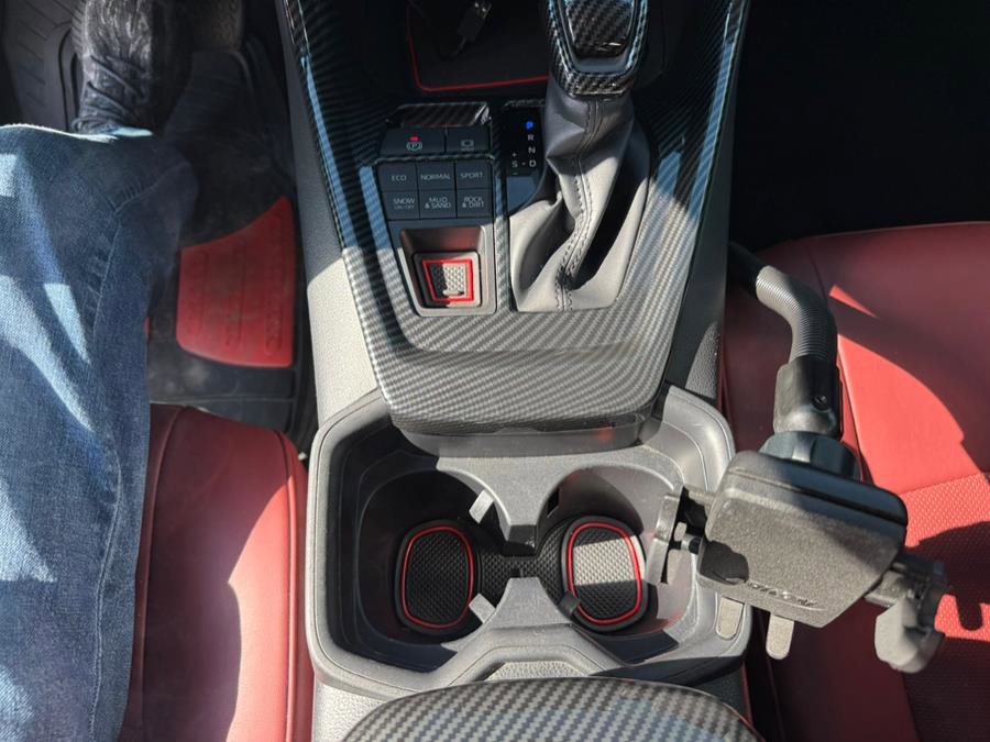 Used 2019 Toyota RAV4 LE image 16