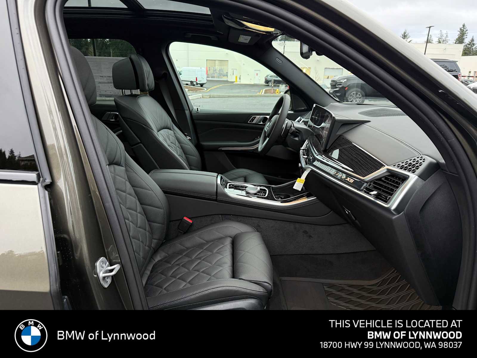 New 2026 BMW X5 xDrive40i w/ M Sport Package AWD/4WD image 11