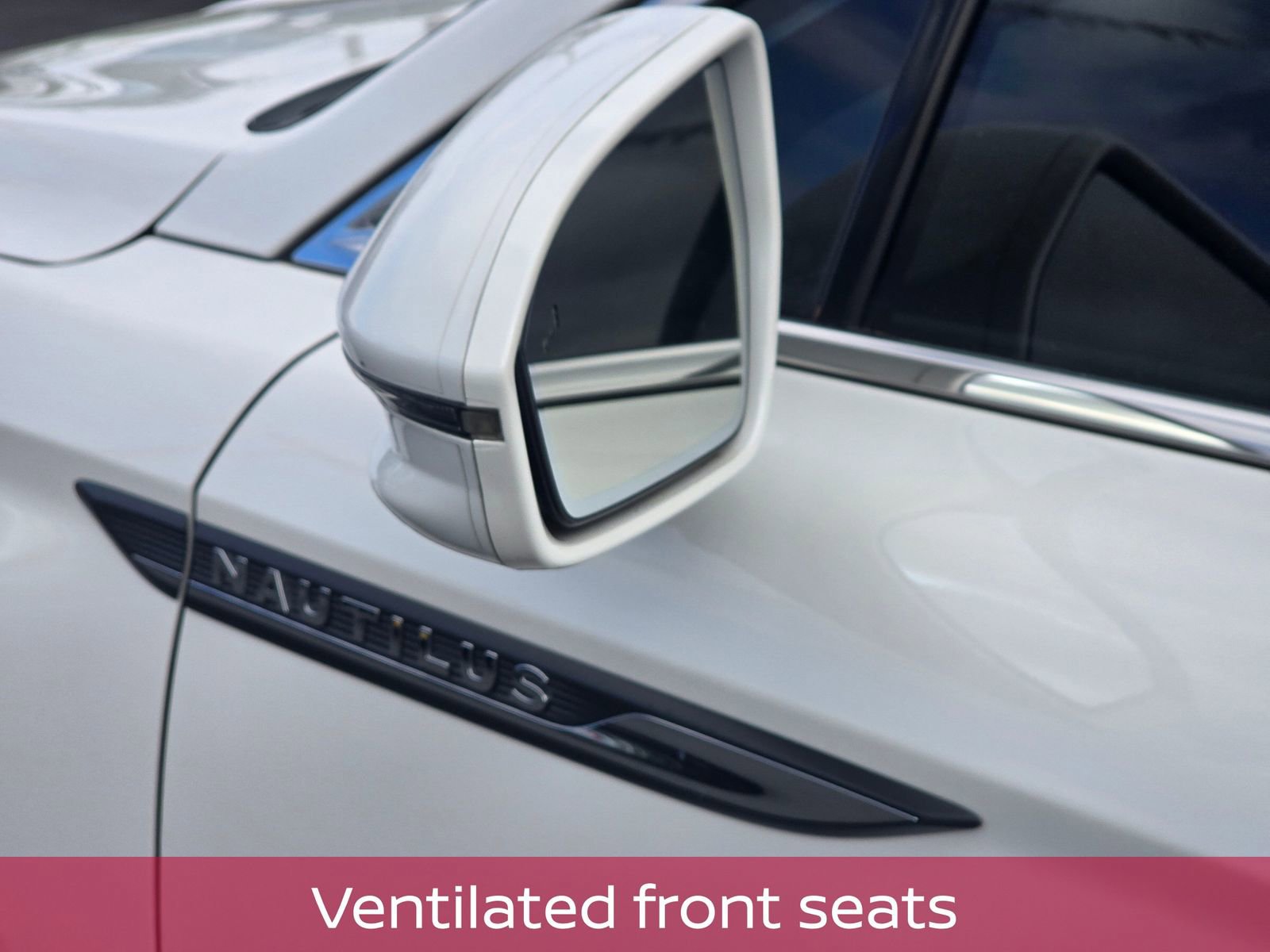 Used 2022 Lincoln Nautilus Reserve w/ Equipment Group 201A image 13