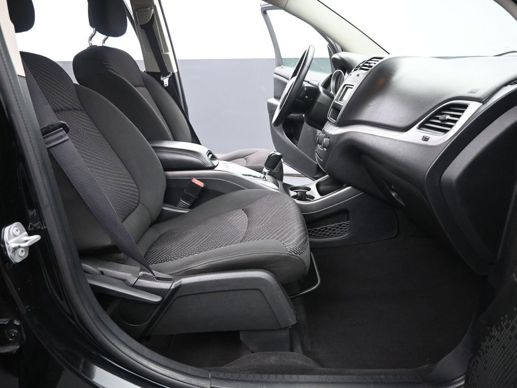 Used 2017 Dodge Journey SE w/ Flexible Seating Group image 20